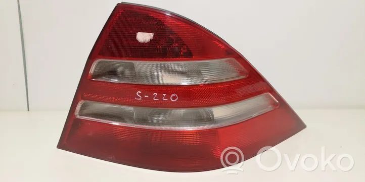 Mercedes-Benz S W220 Lampa tylna A2208200264