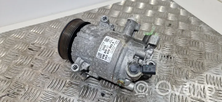 Volkswagen Tiguan Compressore aria condizionata (A/C) (pompa) 5K0820803A