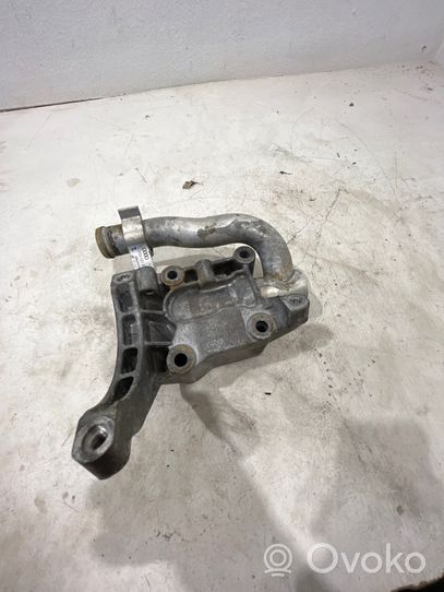 Audi A4 S4 B8 8K Staffa di montaggio del compressore dell’A/C 059145169AN