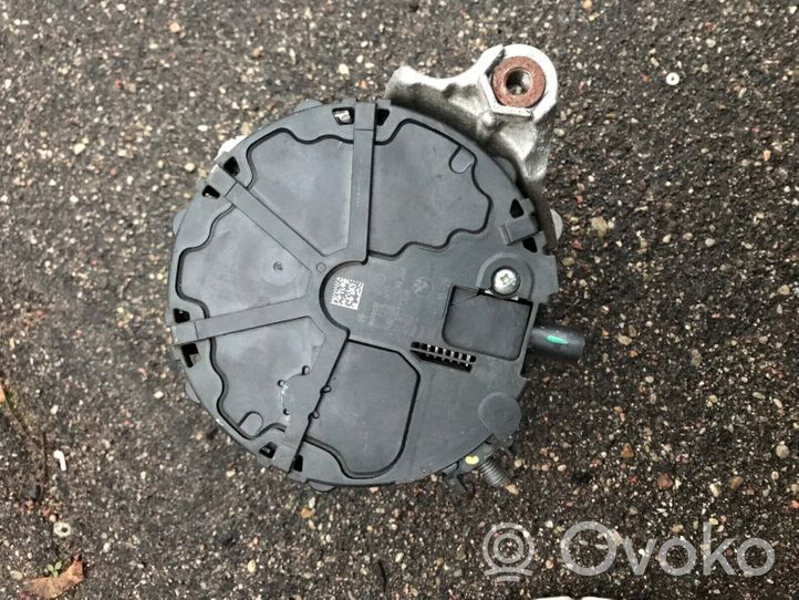 BMW 5 G30 G31 Generatore/alternatore 8571358