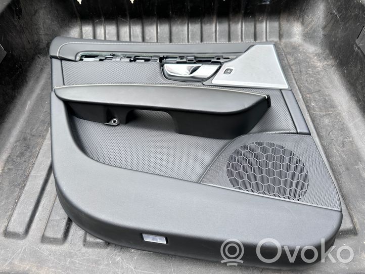 Volvo S90, V90 Takaoven verhoilu 31393232