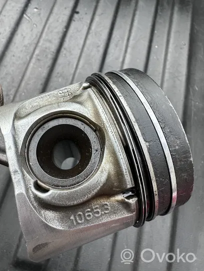 Infiniti FX Piston with connecting rod 942390