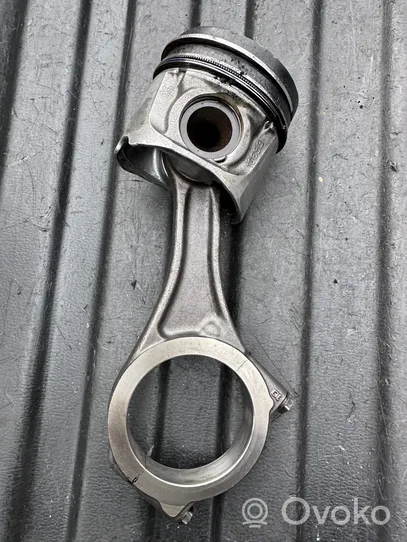 Infiniti FX Piston with connecting rod 10653