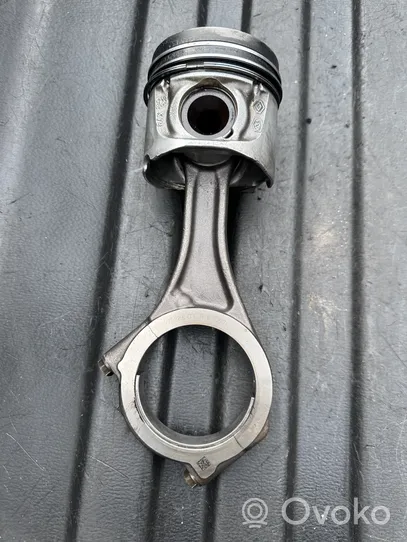 Infiniti FX Piston with connecting rod 10653