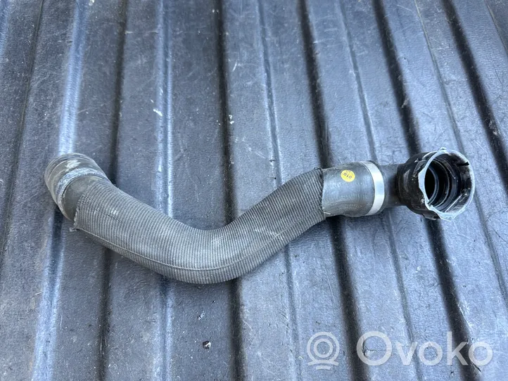 Porsche Macan Tuyau de liquide de refroidissement moteur 95B122101J