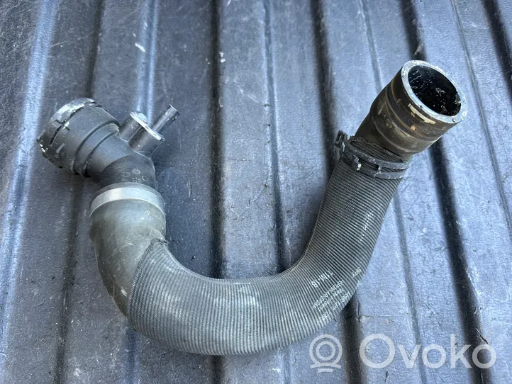 Porsche Macan Tuyau de liquide de refroidissement moteur 95B121109H