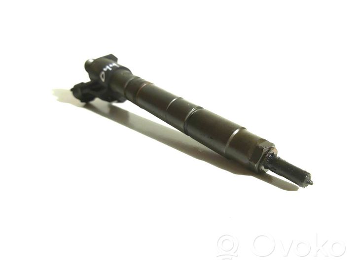 Volvo V40 Injecteur de carburant 31303238