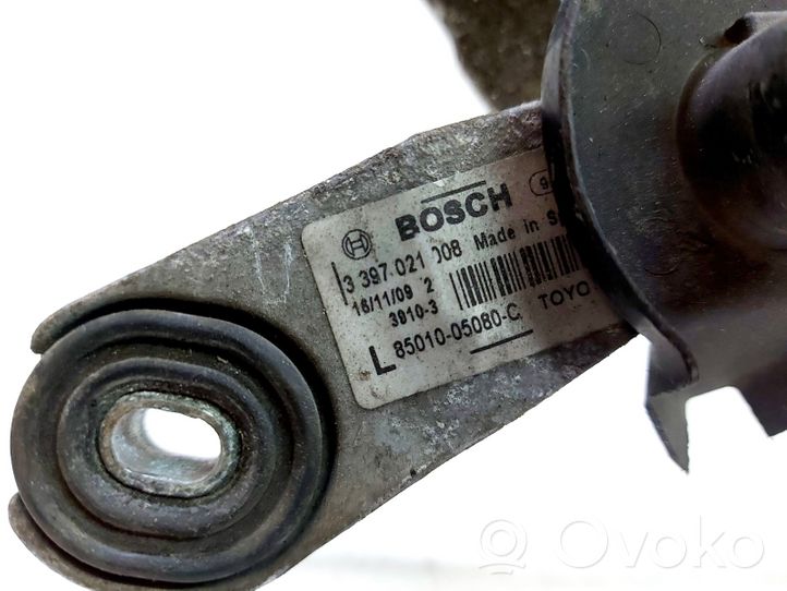 Toyota Avensis T270 Tringlerie et moteur d'essuie-glace avant 0390241642