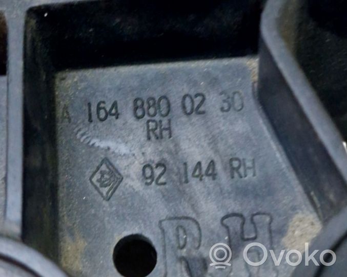 Mercedes-Benz GL X164 Staffa angolare del supporto di montaggio del paraurti A1648800230