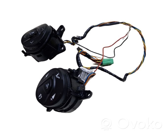 Ford Kuga II Boutons / interrupteurs volant AM5T14K147AA