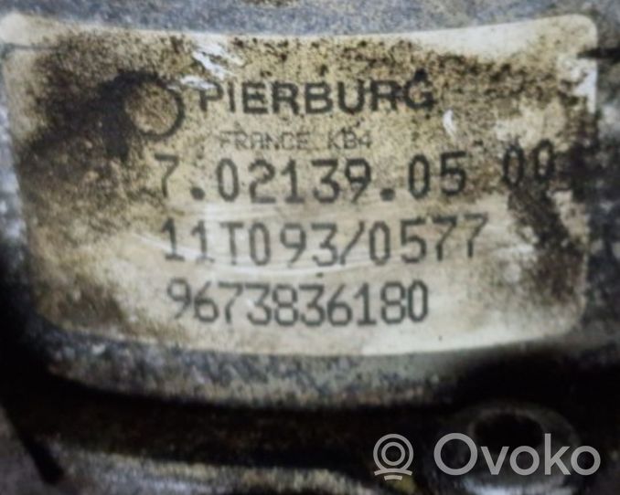 Peugeot 5008 Pompe à vide 9673836180