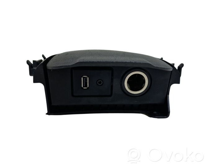 Opel Zafira C Connettore plug in USB 1059761X