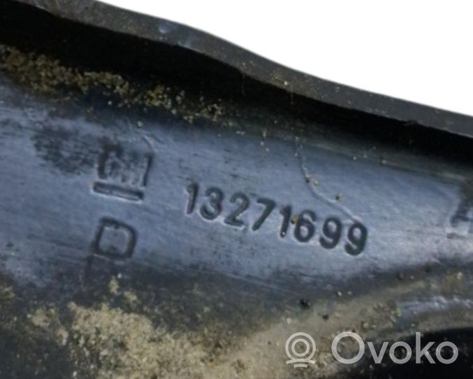 Opel Zafira C Jäähdyttimen kehyksen suojapaneelin kiinnike 13271699