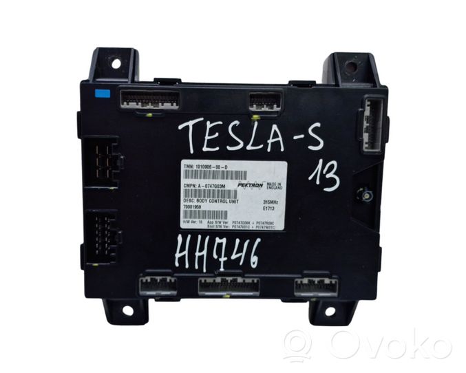 Tesla Model S Komfortsteuergerät Bordnetzsteuergerät 101090600D
