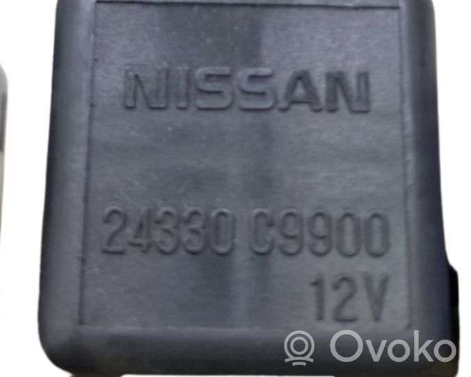 Nissan X-Trail T32 Bloque de montaje de relé 24330C9900