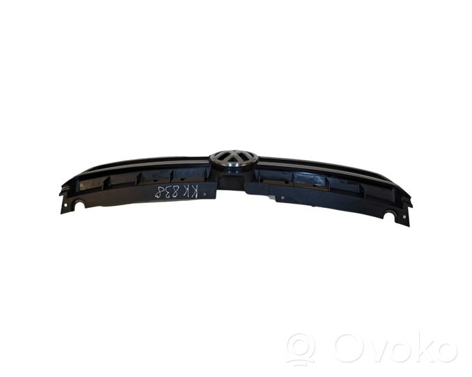 Volkswagen Touareg II Maskownica / Grill / Atrapa górna chłodnicy 7P6853651A