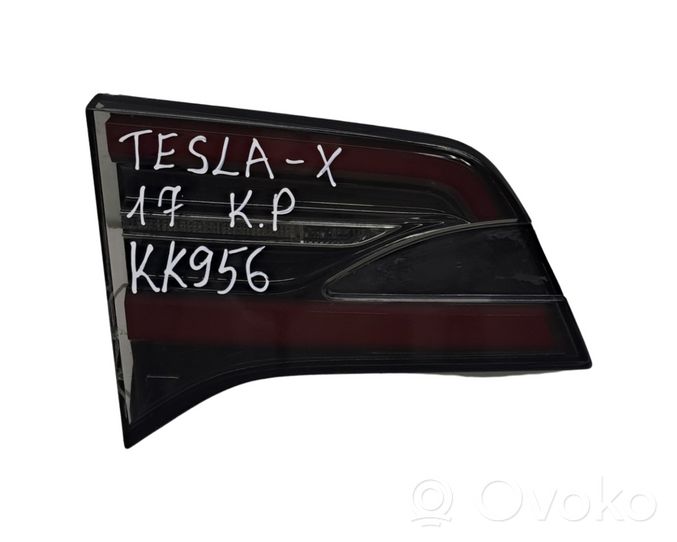 Tesla Model X Takaluukun takavalot 103433800A