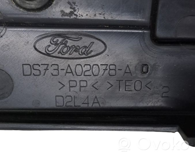 Ford Mondeo MK V Lokasuojan päätylista DS73A02078AD