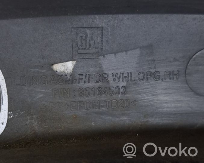 Opel Mokka Listwa błotnika przedniego 95164503