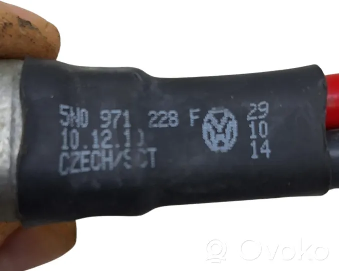 Volkswagen Tiguan Câble de batterie positif 5N0971228F