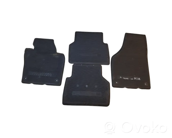 Volkswagen Tiguan Kit tapis de sol auto 5N1061502