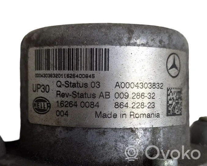 Mercedes-Benz GLC X253 C253 Вакуумный насос A0004303832