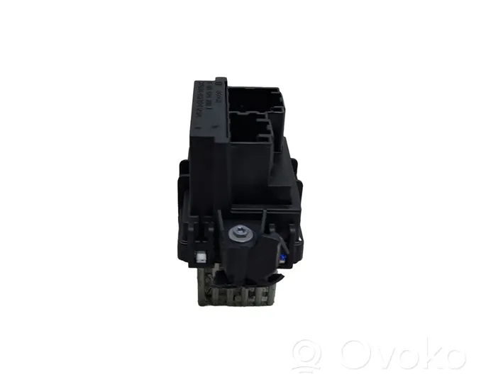 Ford Mondeo MK V Mazā radiatora ventilatora reostats DG9H19E624AA