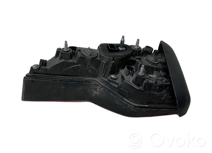 Audi A4 S4 B9 Luci posteriori del portellone del bagagliaio 8W9945075