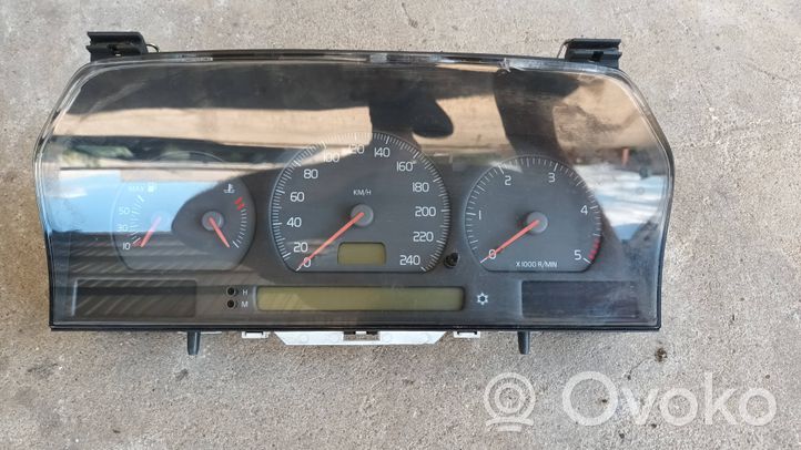 Volvo S70  V70  V70 XC Compteur de vitesse tableau de bord 9168144