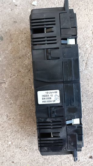 Volkswagen PASSAT B5.5 Climate control unit SW0008