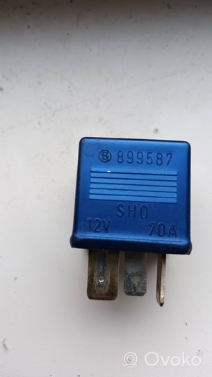 Volkswagen PASSAT B5 Glow plug pre-heat relay 899587