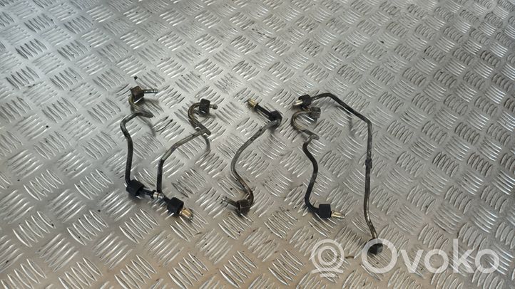 Volvo V50 Fuel injector supply line/pipe 