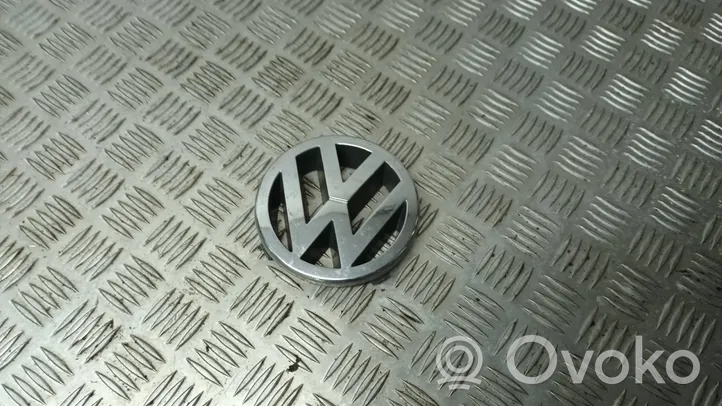 Volkswagen Bora Mostrina con logo/emblema della casa automobilistica 1J5853601