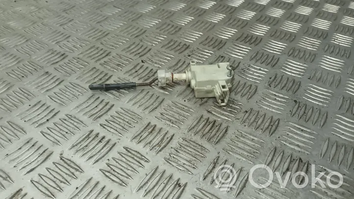 Volkswagen Bora Fuel tank cap lock motor SM1SG7