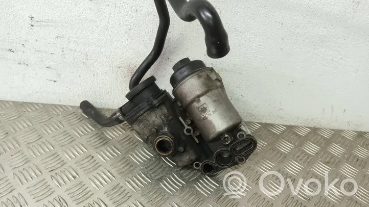 Volvo S60 Soporte de montaje del filtro de aceite 08642839