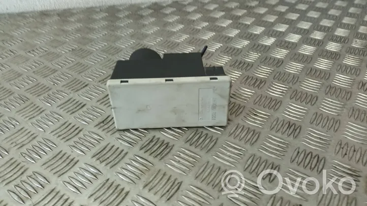 Audi A4 S4 B5 8D Motor de bloqueo de puertas 8L0862257E