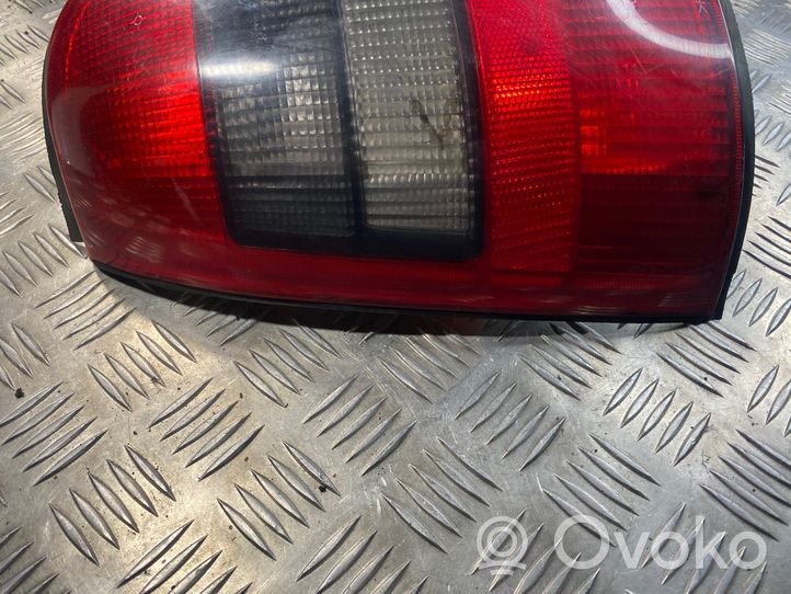 Opel Vectra B Lampa tylna 09153153