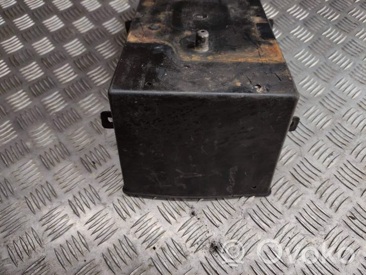 Hyundai Terracan Boîte de batterie 37100H4410