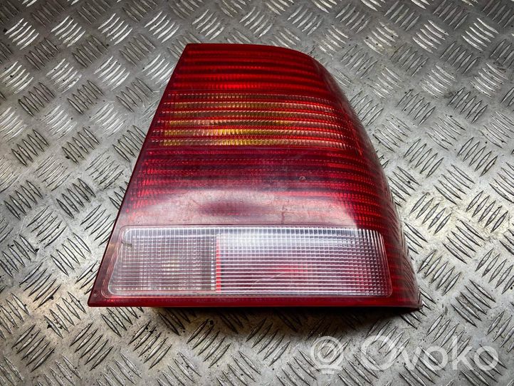 Volkswagen Bora Lampa tylna 1J5945257