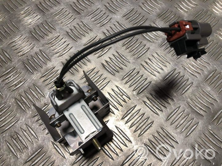 Infiniti I30 Airbag deployment crash/impact sensor 