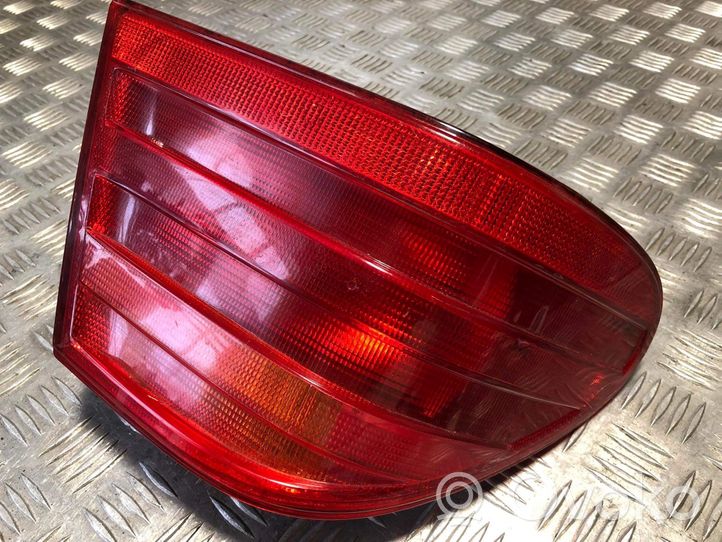 Mercedes-Benz E W210 Lampa tylna A2108204364