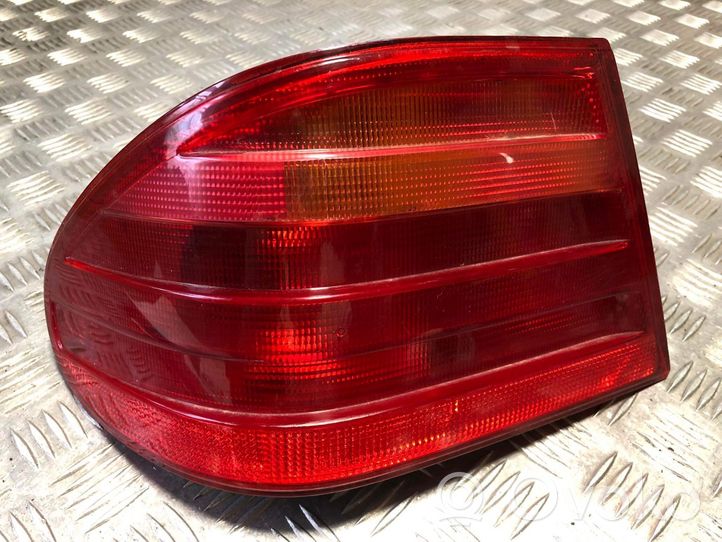 Mercedes-Benz E W210 Lampa tylna A2108204364