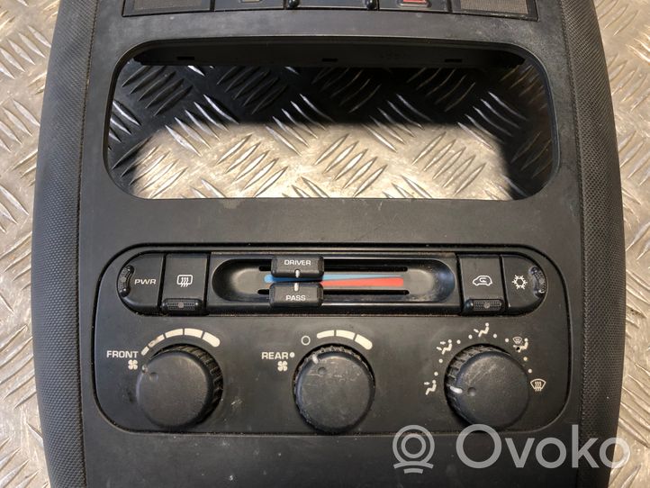Chrysler Voyager Panel klimatyzacji 05005003AD