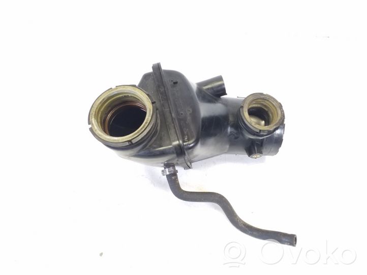 Mercedes-Benz A W176 Turboahtimen ilmanoton letku A6510900409