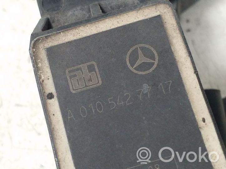 Mercedes-Benz GL X164 Aukščio daviklis (priekinių žibintų) A0105427717