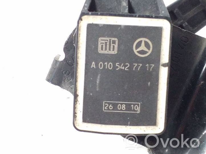 Mercedes-Benz CL C216 Czujnik poziomowania świateł osi przedniej A0105427717