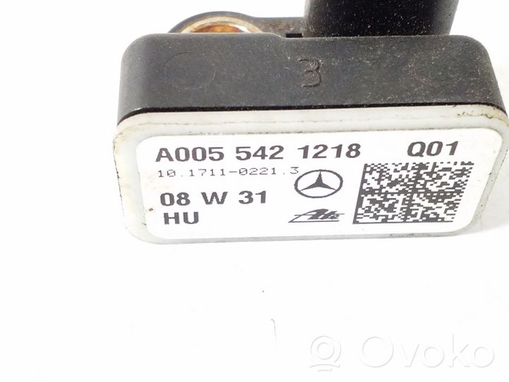 Mercedes-Benz CLS C219 Capteur de collision / impact de déploiement d'airbag A0055421218