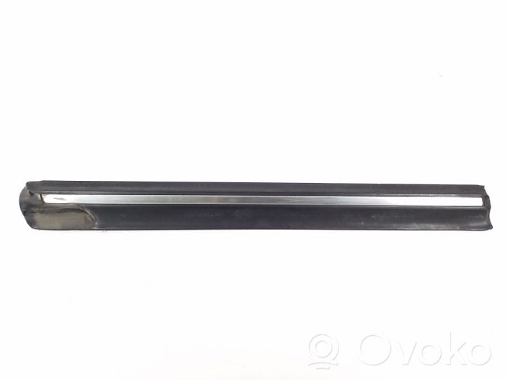 Mercedes-Benz SLK R172 Garniture vitre latérale arrière A1726700138