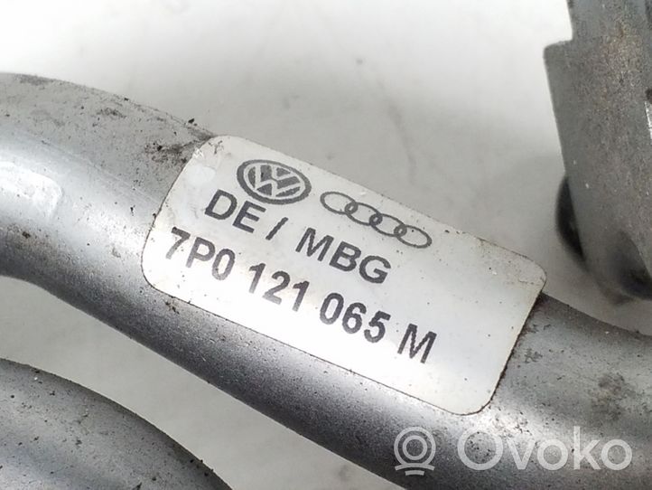 Volkswagen Touareg II Supporto di montaggio del filtro dell’olio 7P0317037