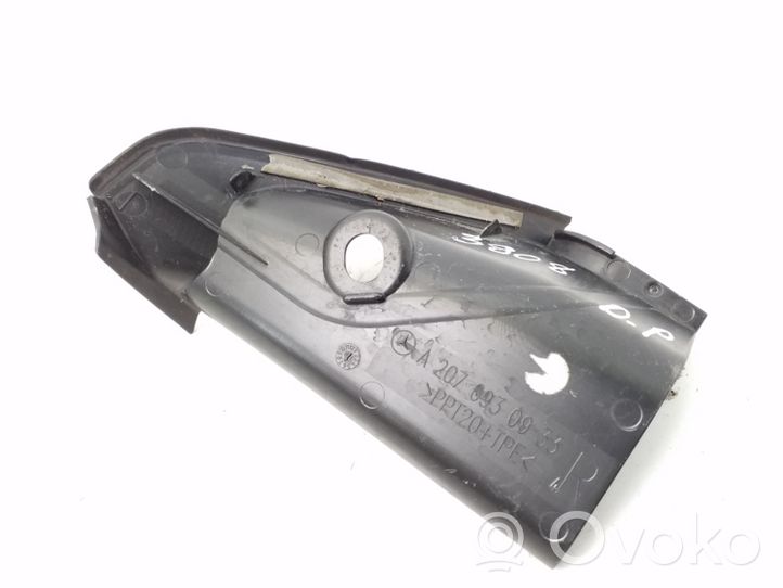 Mercedes-Benz E C207 W207 Rivestimento parabrezza A2076930933